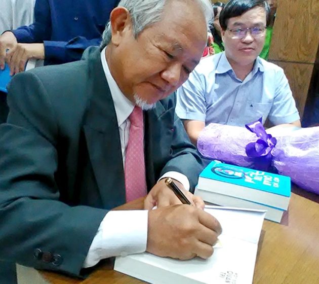 Một đời quản trị – những trang sách từ cuộc đời Giáo sư Phan Văn Trường